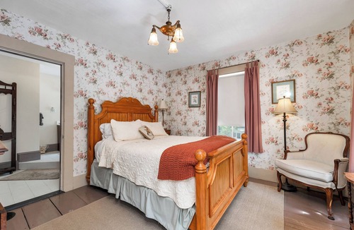 Warner Bed & Breakfast | The Maples at Warner