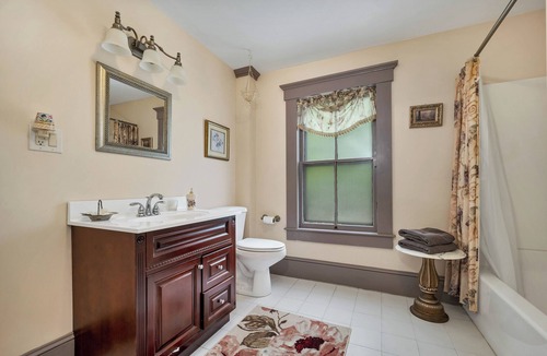 Warner Bed & Breakfast | The Maples at Warner