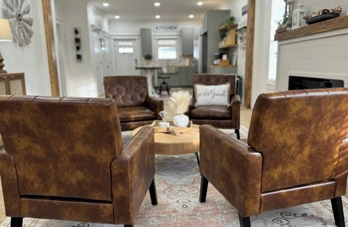 Low Moor Apartment | The Maplewood Suite- Room #6 Private Suite