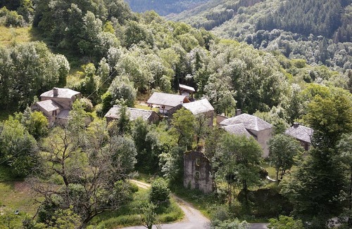 Castelnau-de-Brassac House | The Maquis Caravans 🌲🦌🌳