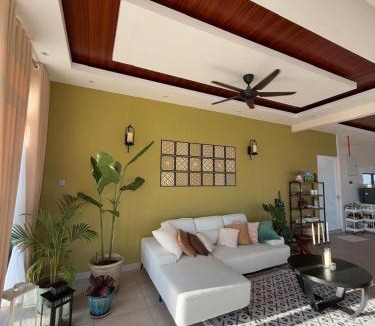 Gua Villa | The Marina View