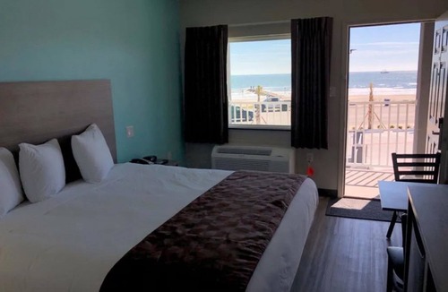 San Jacinto Hotel | The Mariner