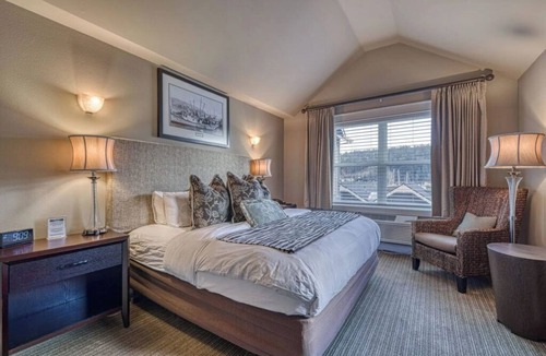 Gig Harbor Hotel | The Maritime Inn