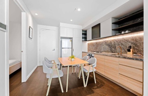 West Melbourne Apartment | The Marker - Trendy Executive CBD Apt with parking