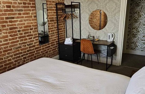 Alton Hotel | The Market Hotel