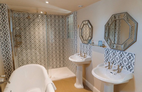 Bampton Hotel | The Market Tavern