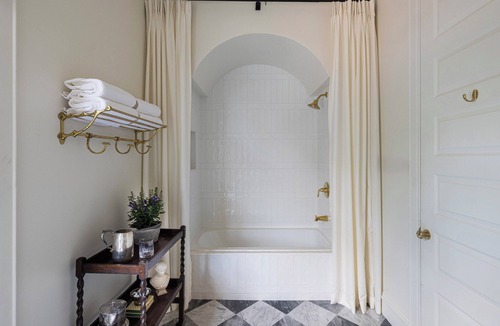 Montrose Hotel | The Marlene Inn