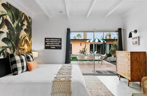 Warm Sands Hotel | The Marley by AvantStay
