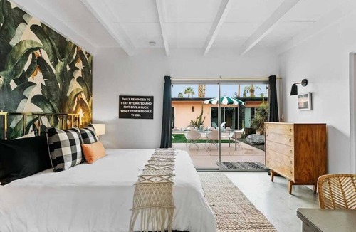 Warm Sands Hotel | The Marley by AvantStay