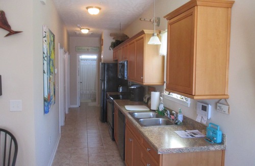 Myrtle Beach Cottage | The Marlin at Gulf Stream invites you to relax with an Ocean Breeze.