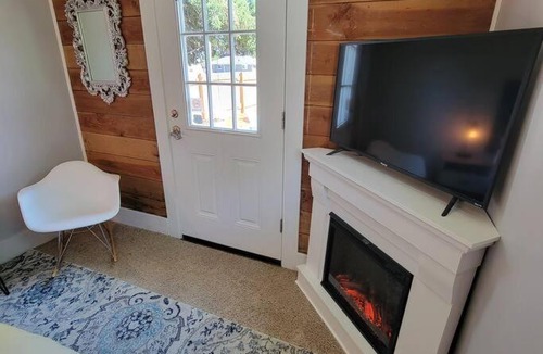 Crawfordsville House | The Marshall Cottage