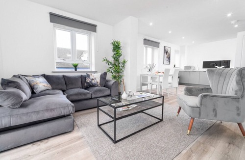 Smethwick Apartment | The Marsons Collection- 2 Bed Apartment- Parking