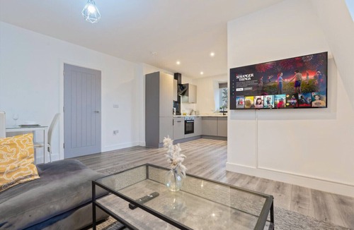 Smethwick Apartment | The Marsons Collection - 2 Bed Apartment - Parking