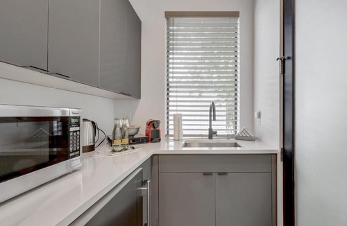 South River City Apartment | The Marymaker by Lodgewell - It's Super Suite Y'all