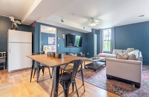 Livingston House | The Mason Apartment-Cozy Getaway