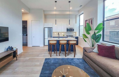 Wicker Park Apartment | The Mason - Luxe 2BR Designer Flat in Bucktown/WP