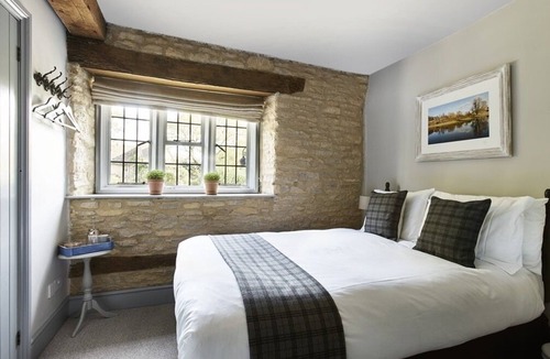 Meysey Hampton Hotel | The Masons Arms