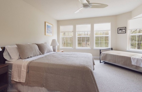 Rowland House | The Masthope Oasis- only 2 minute drive to beach!