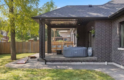 LaSalle House | The Matchette Manor Luxury Hotub Lasalle