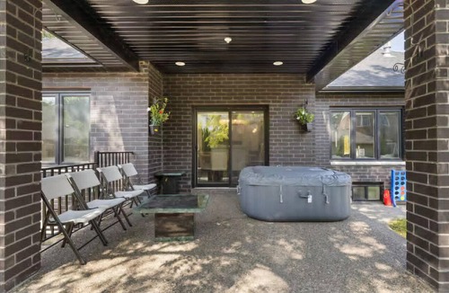 LaSalle House | The Matchette Manor Luxury Hotub Lasalle