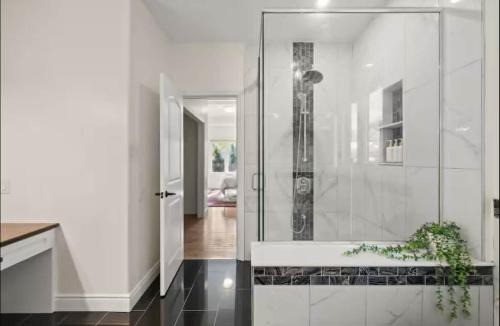 LaSalle House | The Matchette Manor - Luxury - Hotub - Lasalle