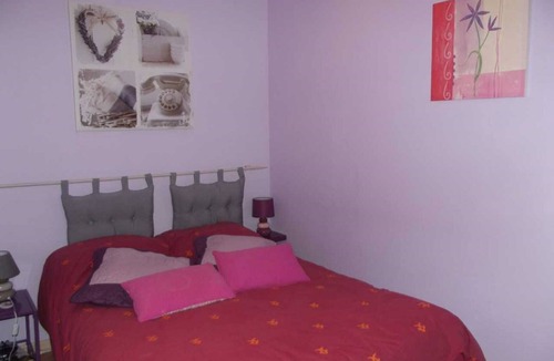 Aubigny House | The "Mauve" room for two people