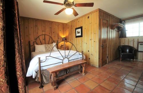 Alpine Hotel | The Maverick Inn