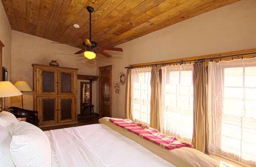 Alpine Hotel | The Maverick Inn