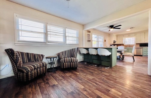 Lubbock House | The MaxWell Home, A Peaceful House in the Medical District near Texas Tech