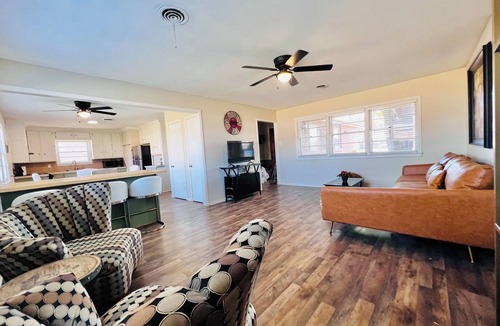 Lubbock House | The MaxWell Home, A Peaceful House in the Medical District near Texas Tech