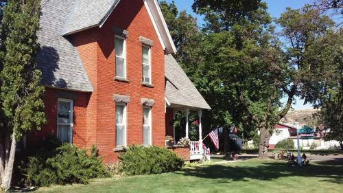 Elgin Bed & Breakfast | The Mays Place Bed and Breakfast