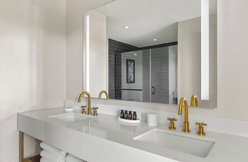 Montclair Hotel | The MC, Autograph Collection