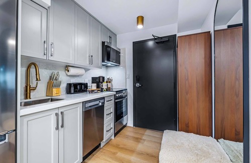 Grange Park Apartment | The McCaul | Cozy Basement Near FIFA World Cup