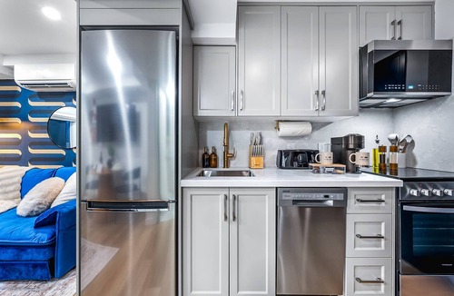 Grange Park Apartment | The McCaul | Cozy Basement Near FIFA World Cup
