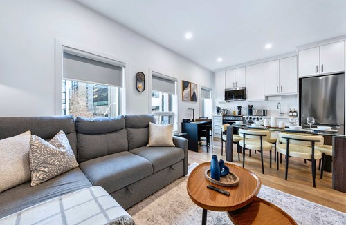 Grange Park Hotel | The McCaul | Cozy DT Suite near FIFA 2026