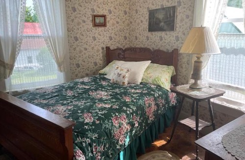 McIndoe Falls Bed & Breakfast | The McIndoe Falls Inn