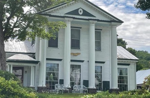 McIndoe Falls Bed & Breakfast | The McIndoe Falls Inn