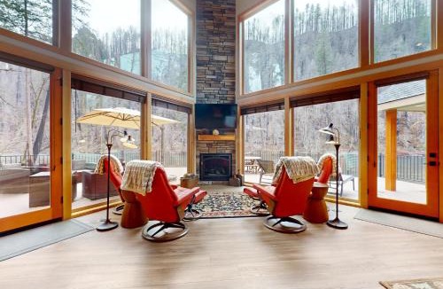 Vida House | The McKenzie River House