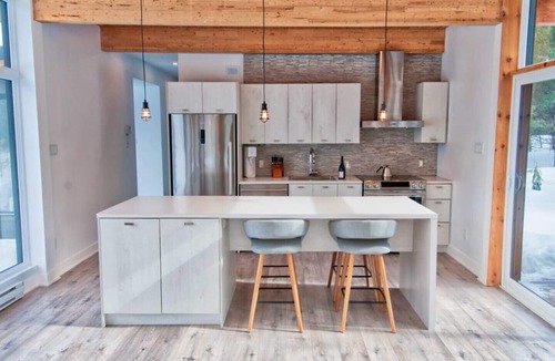 La Peche House | The Meadow