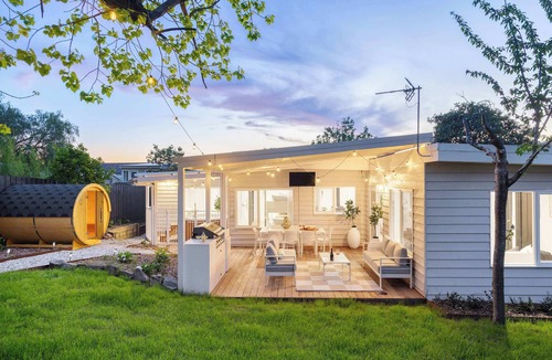 Yarra Glen House | The Meadow Yarra Valley | Spa & Sauna