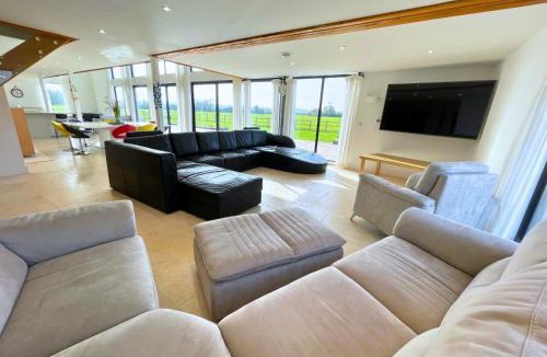 Denchworth House | The Meadows