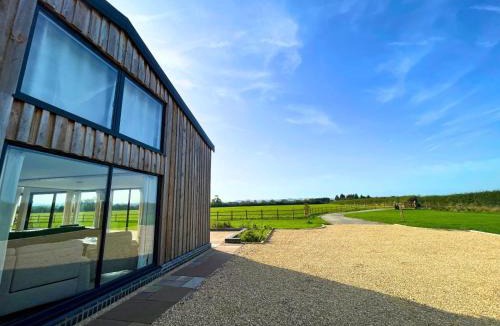 Denchworth House | The Meadows