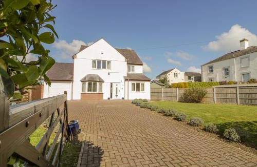 Pentraeth House | The Meadows