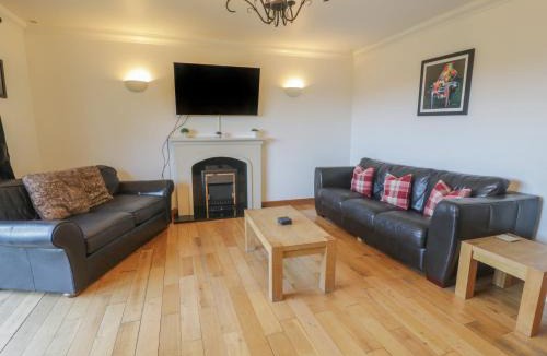 Pentraeth House | The Meadows