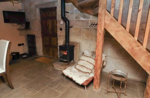 Falstone House | The Medieval Romantic