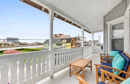 Ocean Grove House | The Melrose, 2B- Private Bed & Bath