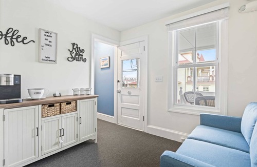 Ocean Grove House | The Melrose- 3C, Private Bed & Bath