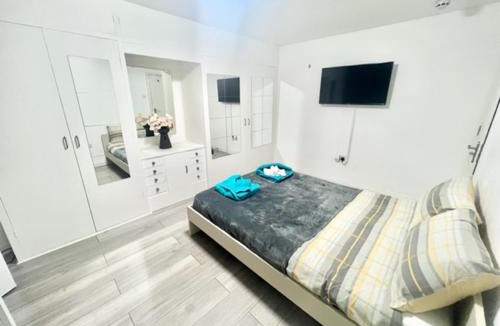 Brent Hotel | The Melrose