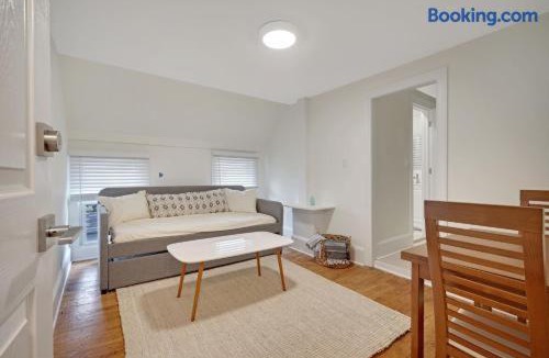 Ocean Grove Hotel | The Melrose