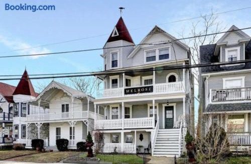 Ocean Grove Hotel | The Melrose